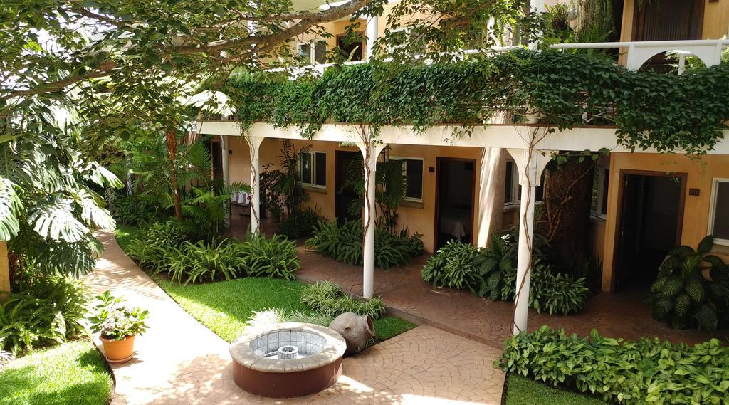 Hotel Ciudad Vieja Guatemala City Bagian luar foto