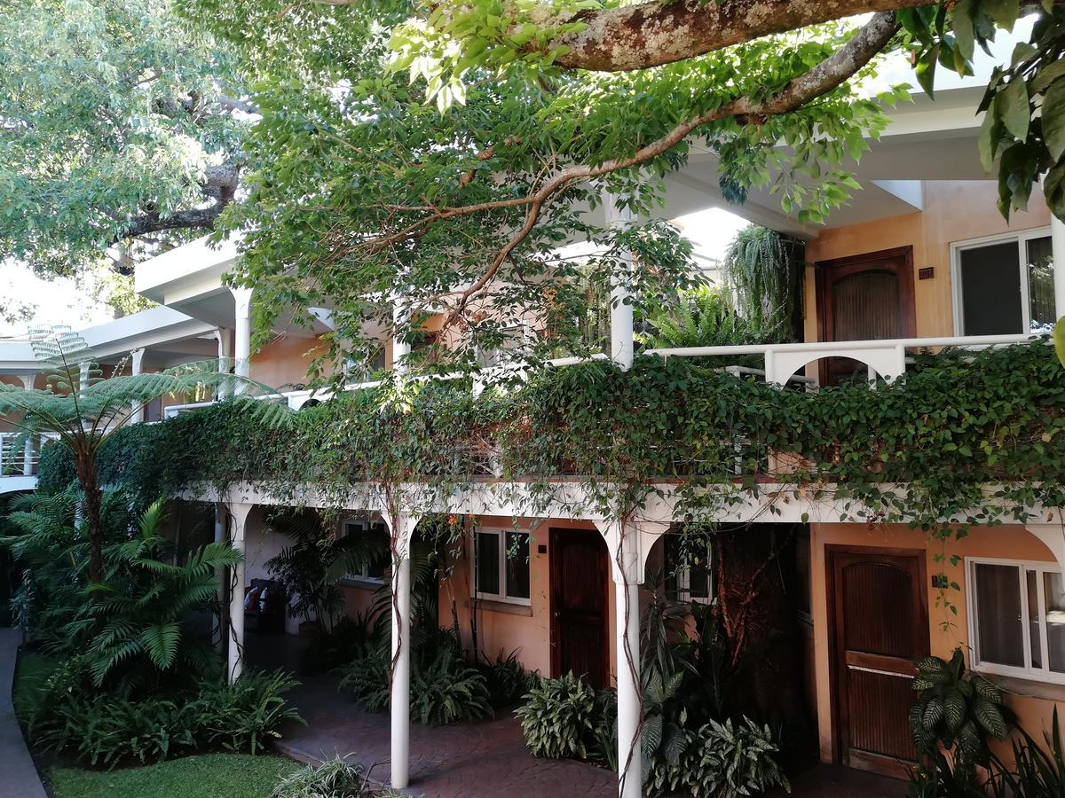 Hotel Ciudad Vieja Guatemala City Bagian luar foto