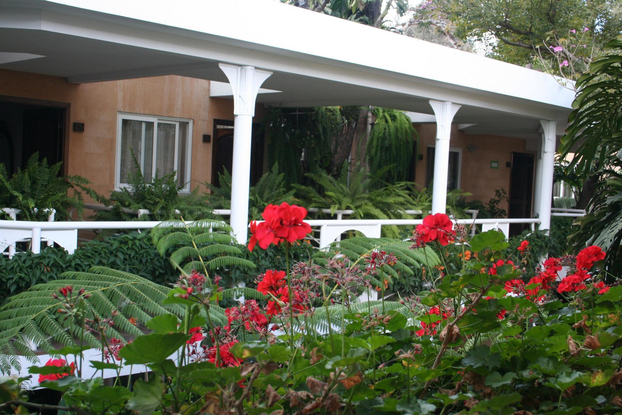Hotel Ciudad Vieja Guatemala City Bagian luar foto