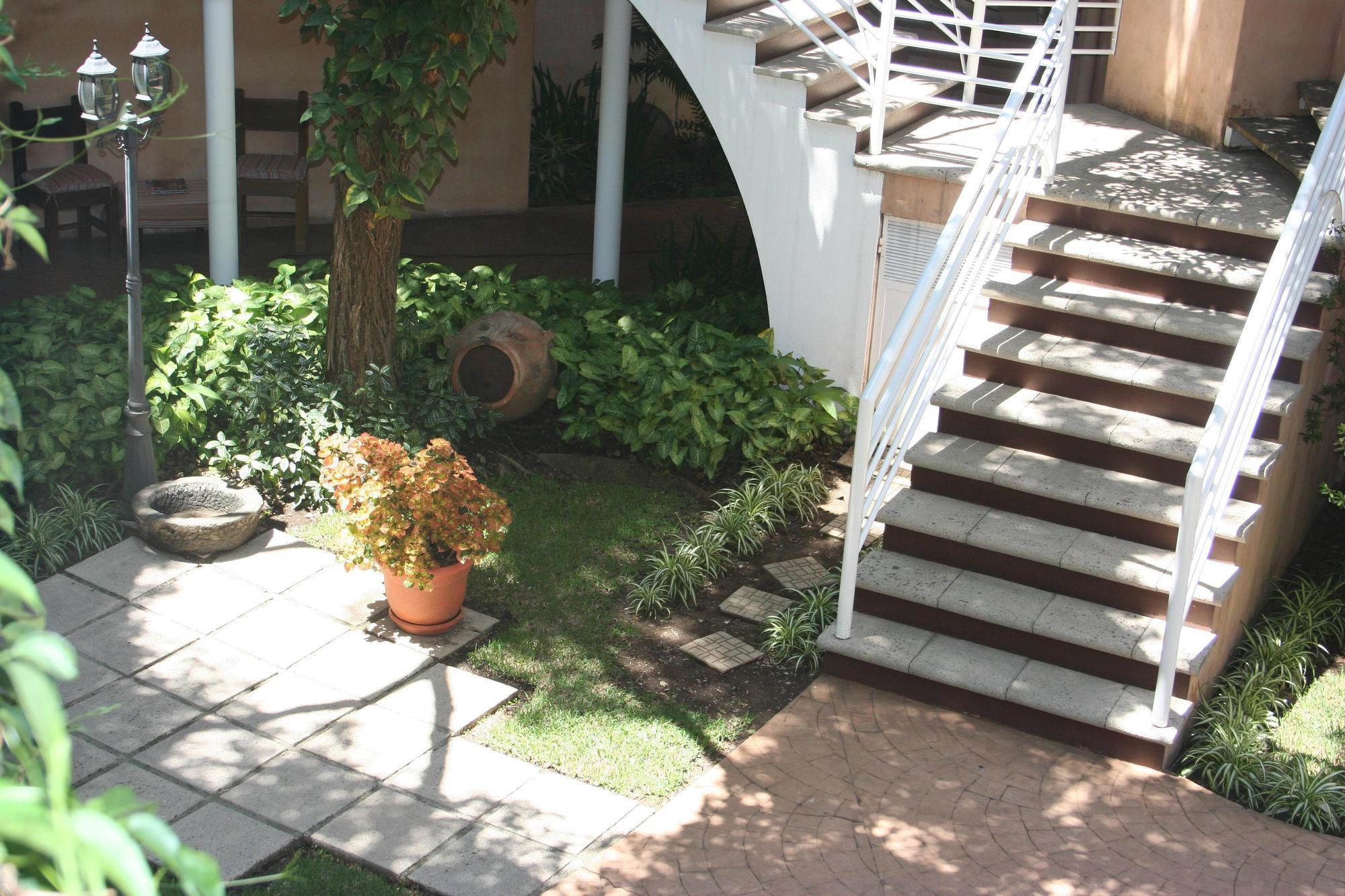 Hotel Ciudad Vieja Guatemala City Bagian luar foto