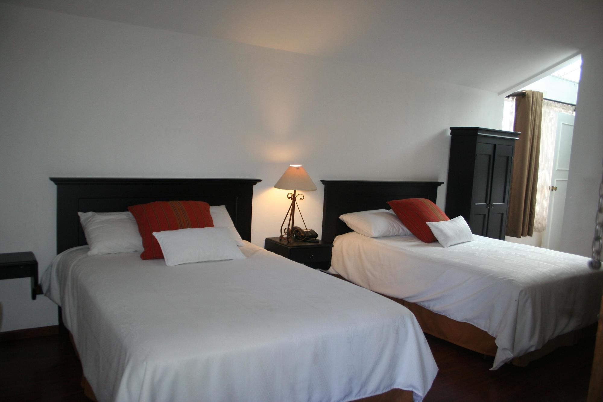 Hotel Ciudad Vieja Guatemala City Bagian luar foto