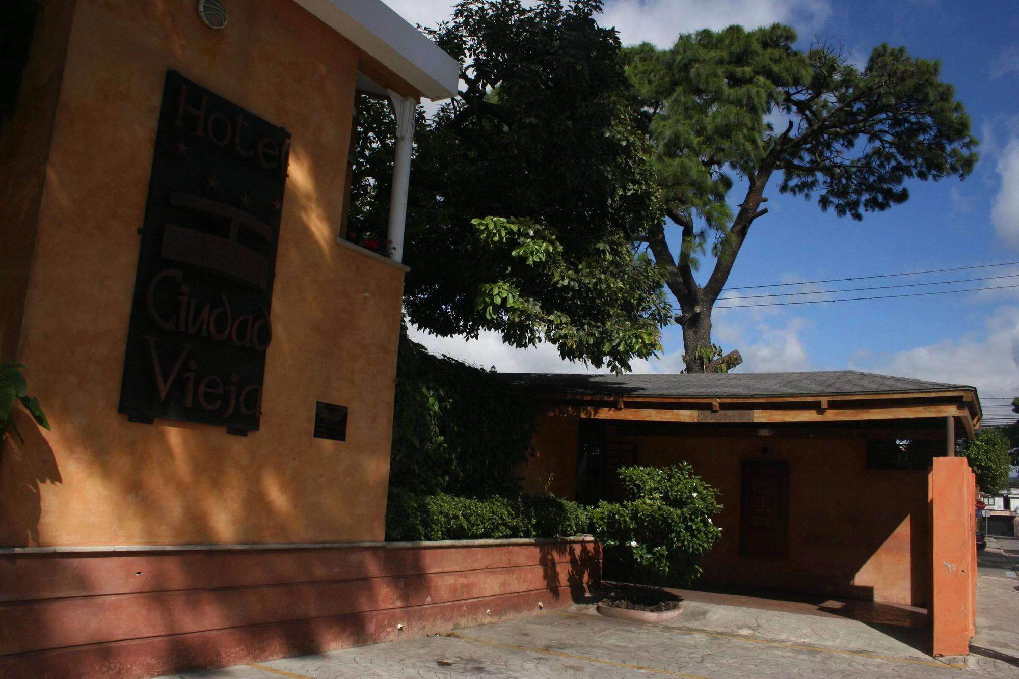 Hotel Ciudad Vieja Guatemala City Bagian luar foto