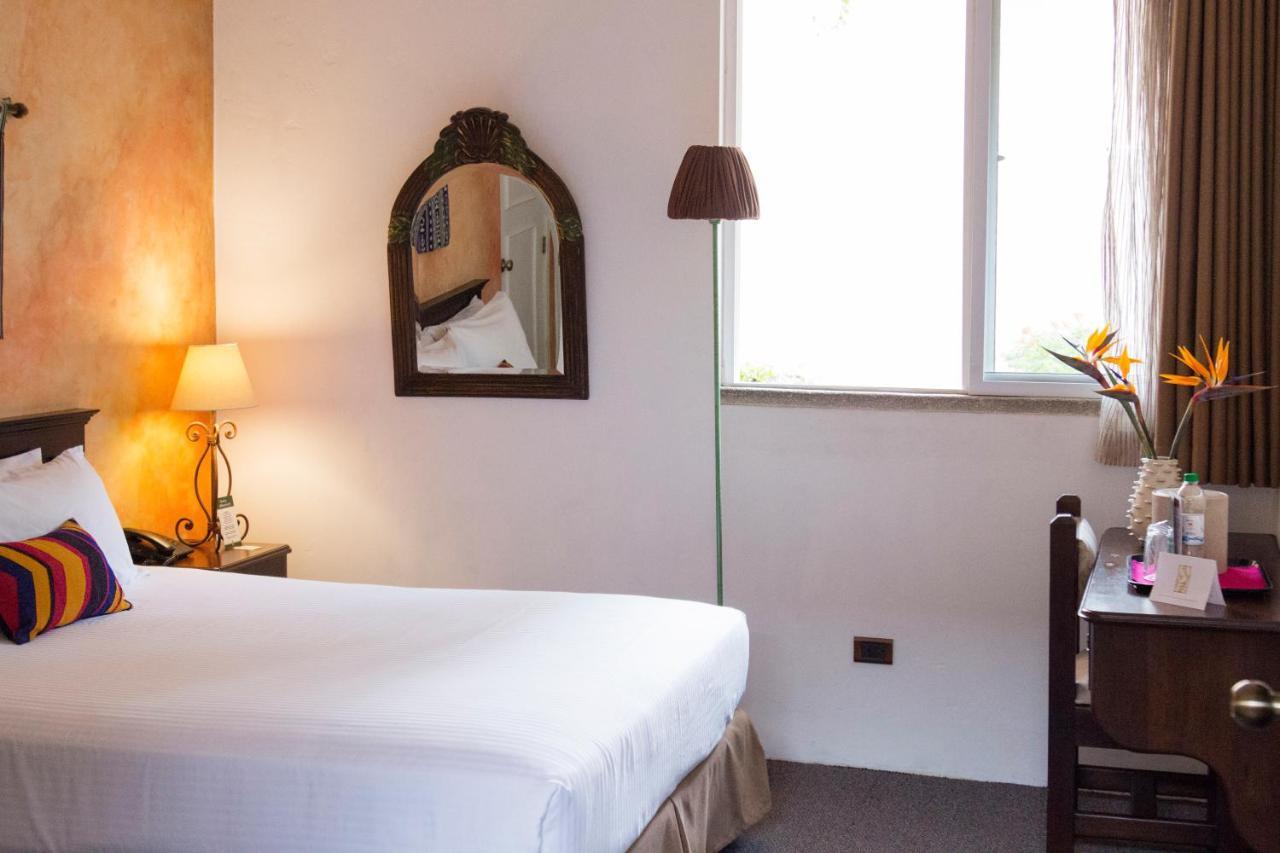 Hotel Ciudad Vieja Guatemala City Bagian luar foto