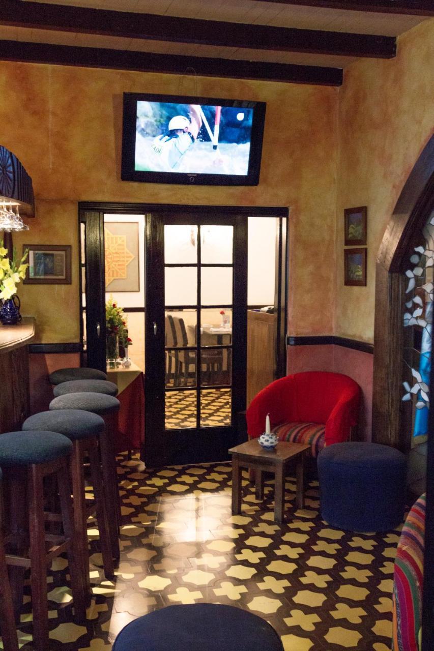 Hotel Ciudad Vieja Guatemala City Bagian luar foto
