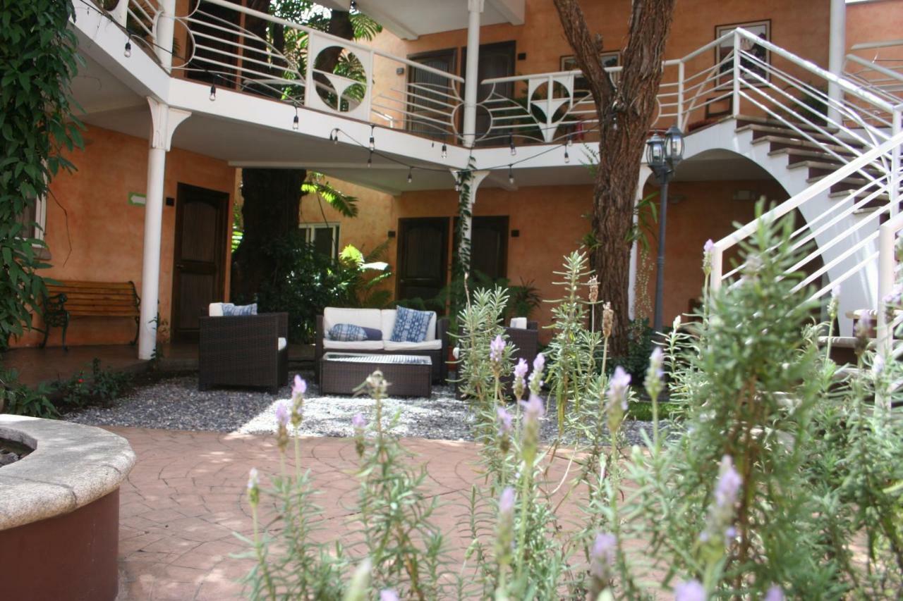 Hotel Ciudad Vieja Guatemala City Bagian luar foto