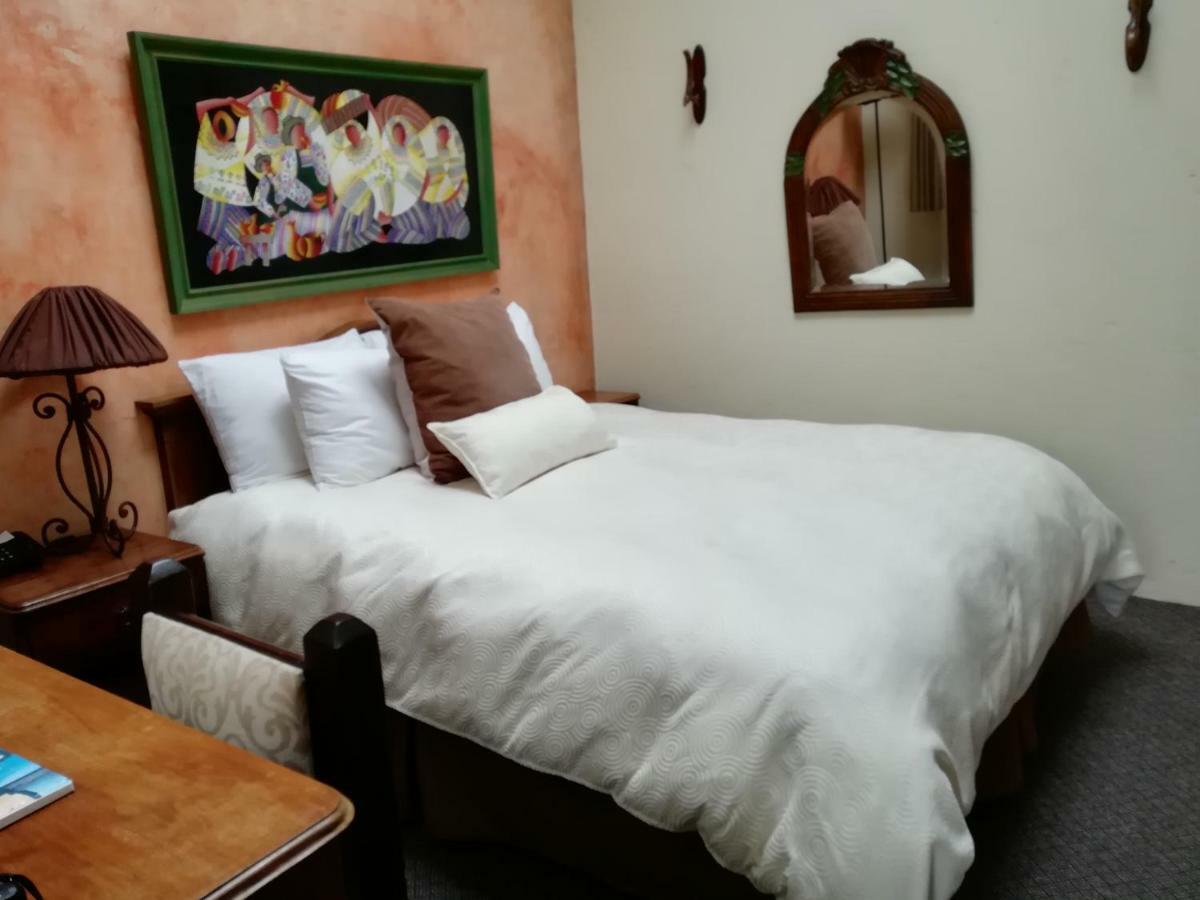 Hotel Ciudad Vieja Guatemala City Bagian luar foto